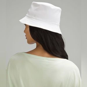Lululemon Both Ways Reversible Bucket Hat in Bone/Nomad Sz S/M